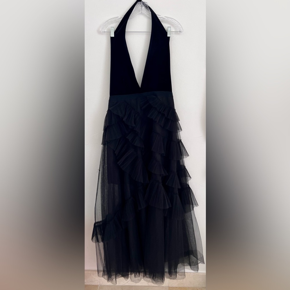 BCBGMAXARIA TULLE VELVET LONG DREAS WORN ONCE.